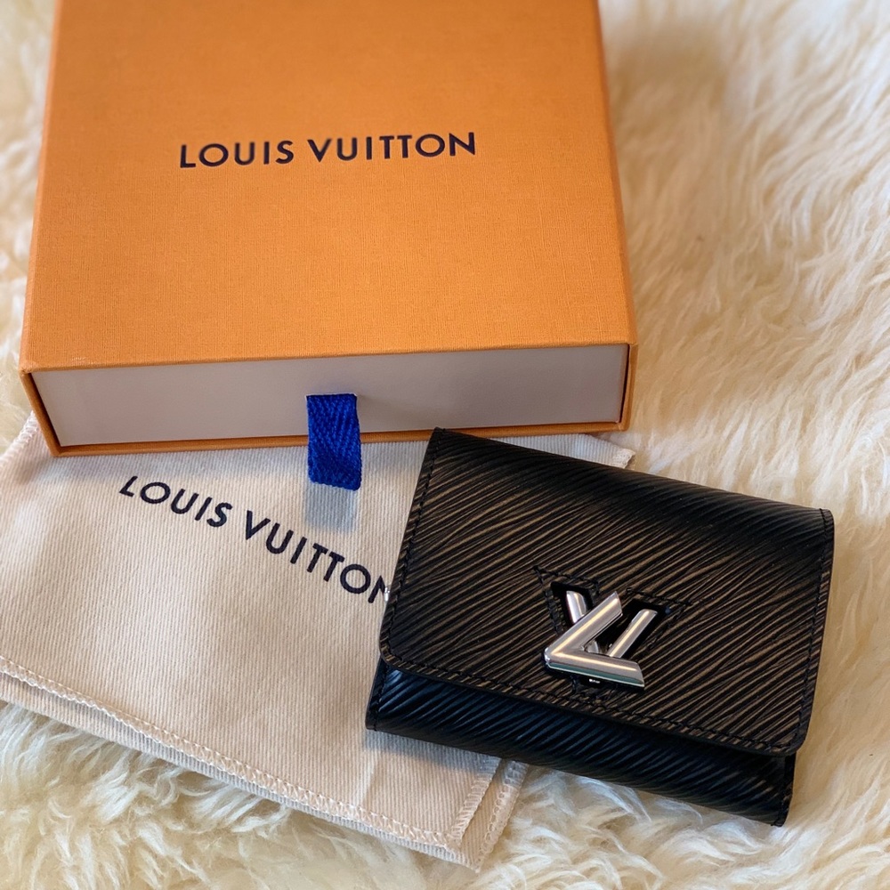 Not for sale*** Authentic Louis Vuitton compact
